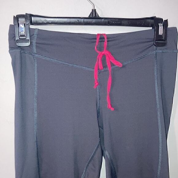 Lululemon Cropped Running Leggings Wet Dry Warm Size 6 - Picture 8 of 9